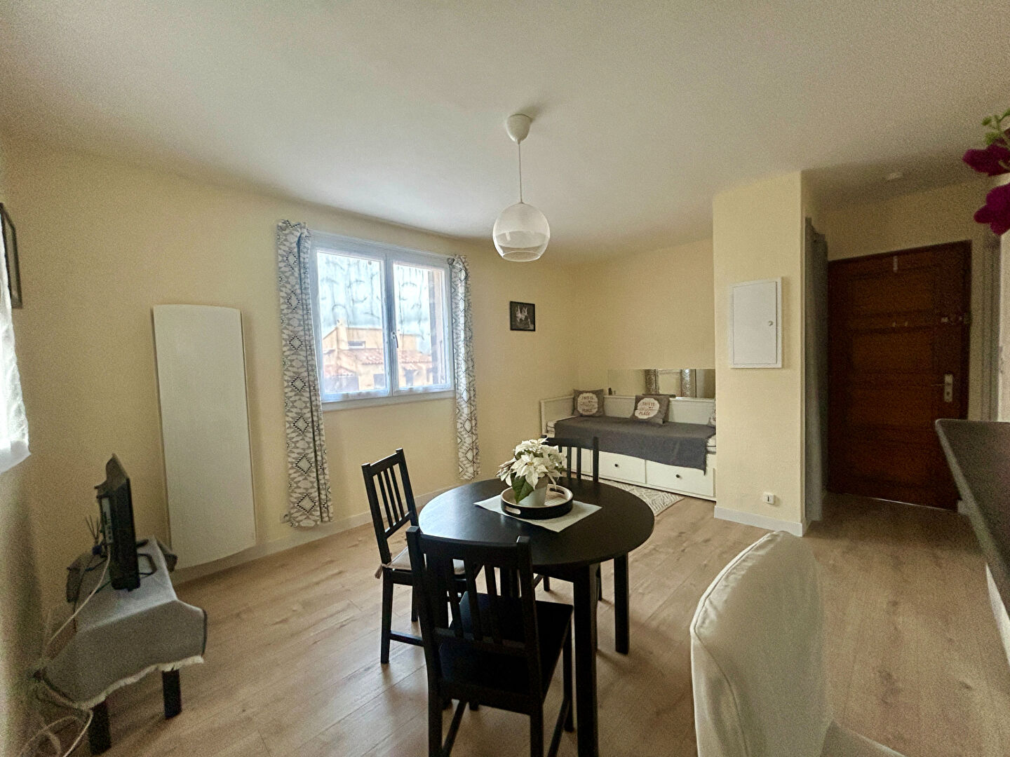 Appartement - SIX FOURS LES PLAGES