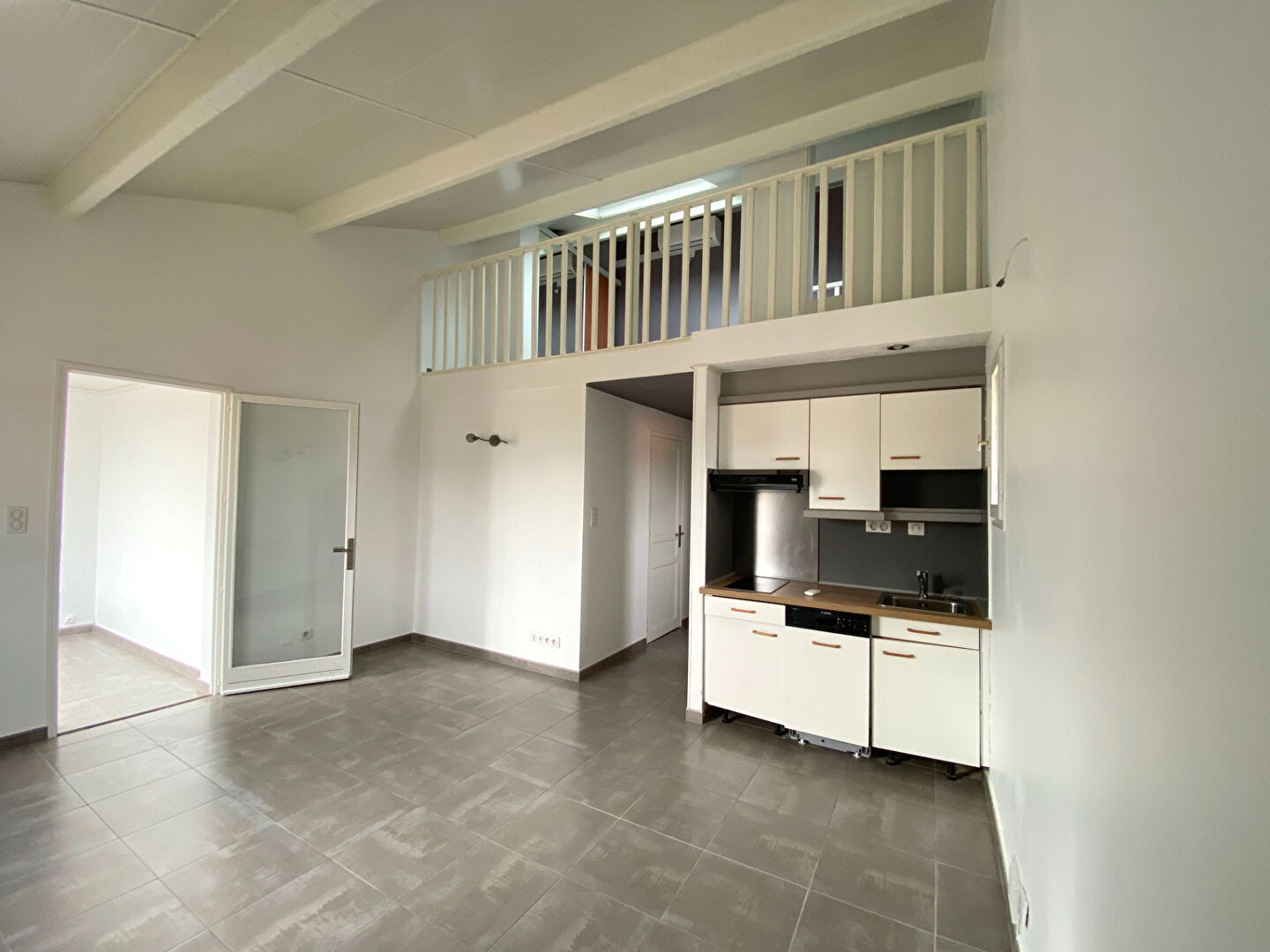 Appartement - SIX FOURS LES PLAGES